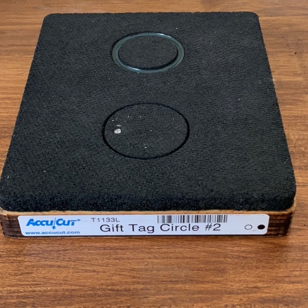 AccuCut Ellison 'Gift Tag Circle #2' Wooden Die (4.75" x 5.75") - Picture 3 of 3